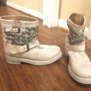 White Ash Boots